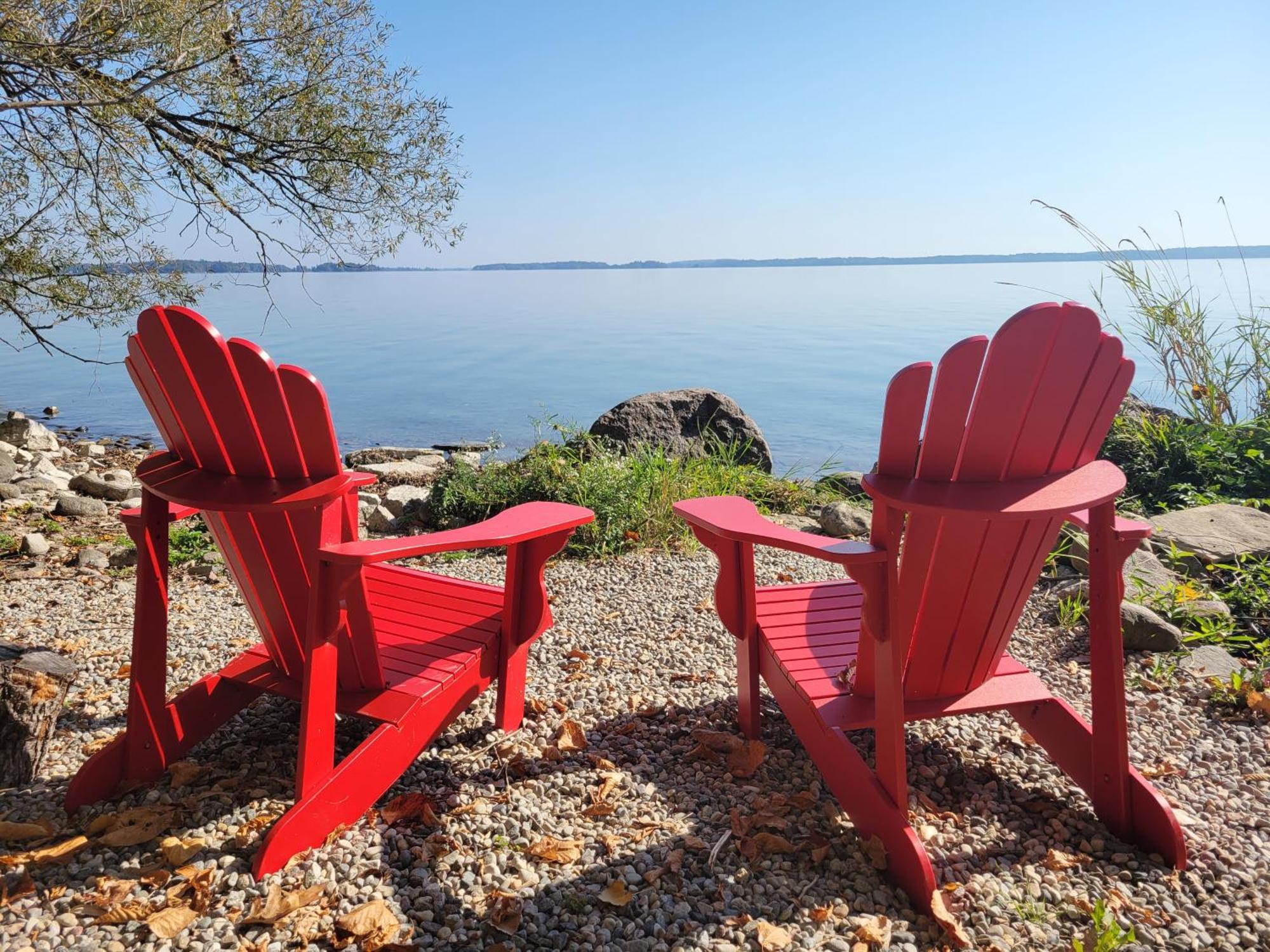 Unique Waterfront House With Private Beach Gananoque Exterior foto