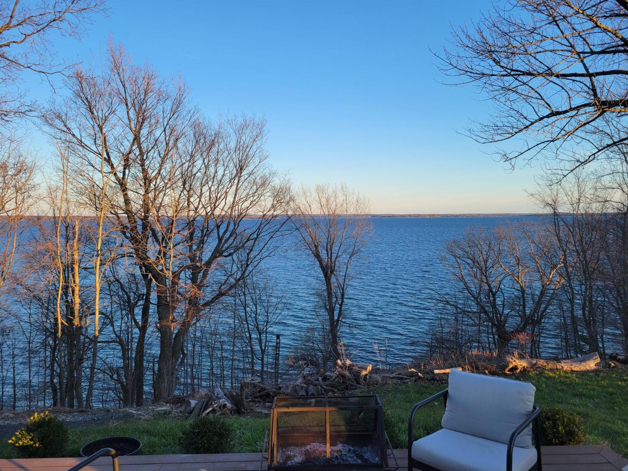 Unique Waterfront House With Private Beach Gananoque Exterior foto